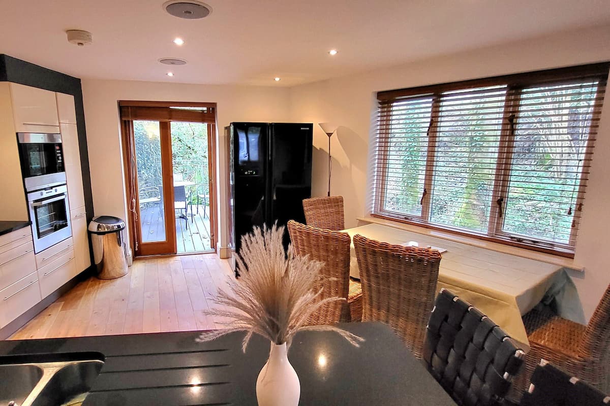 Deluxe Cabin | Private kitchen | Coffee/tea maker