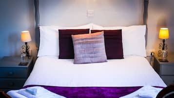 Minibar, free WiFi, bed sheets