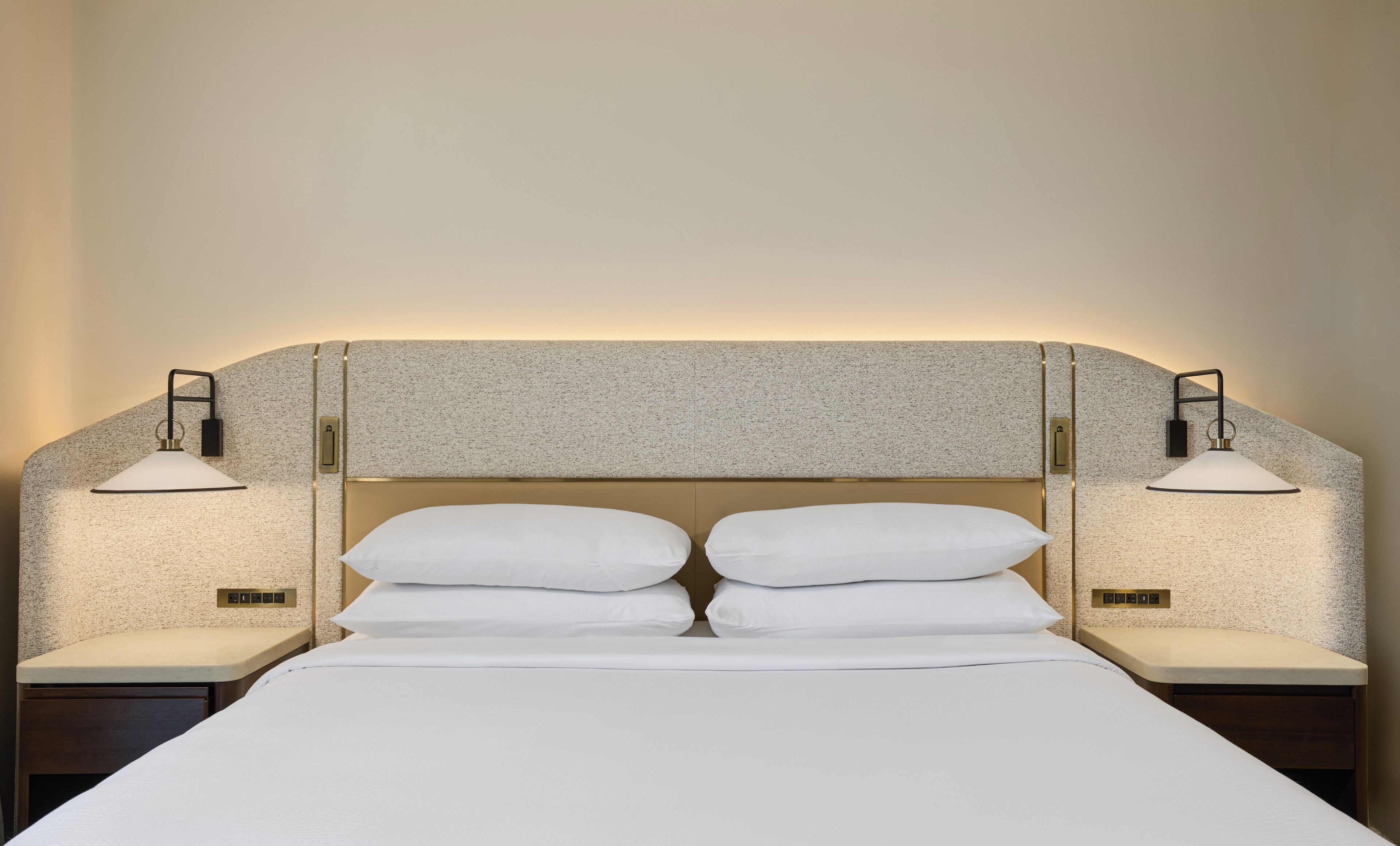 Hochwertige Bettwaren, Daunenbettdecken, Minibar, Zimmersafe