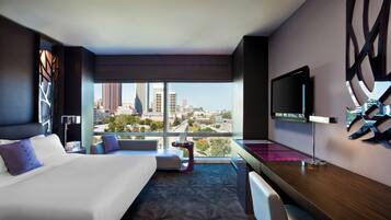 Ropa de cama de alta calidad, cubrecamas y minibar