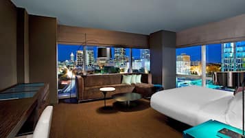 Luxe beddengoed, donsdekens, een minibar, een kluis op de kamer