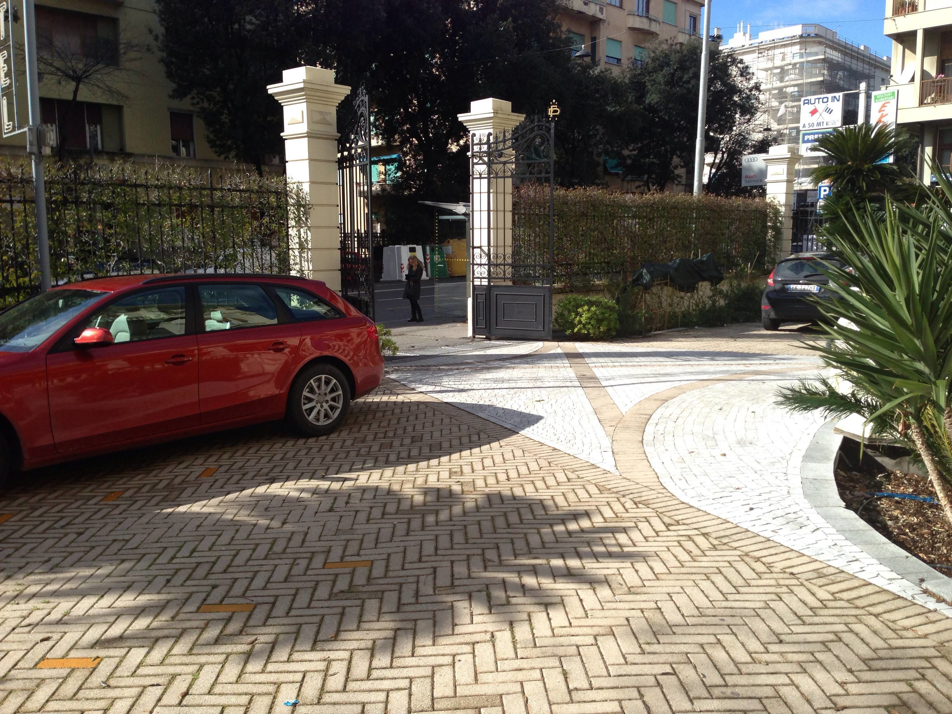 self-parking (surcharge) 10 per day