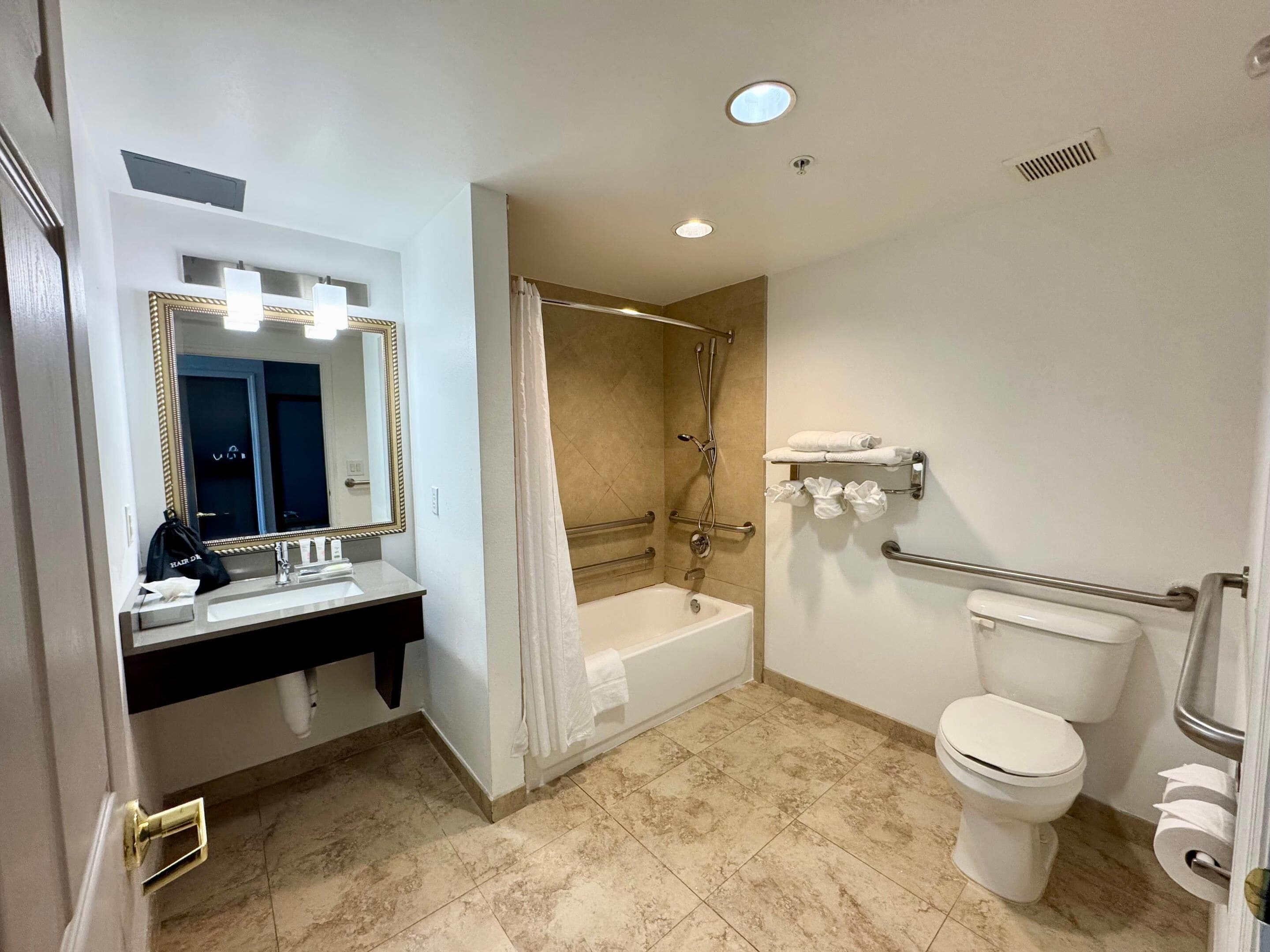 room, 1 king bed, accessible, non smoking | 1 bedroom, premium bedding, in-room safe, desk