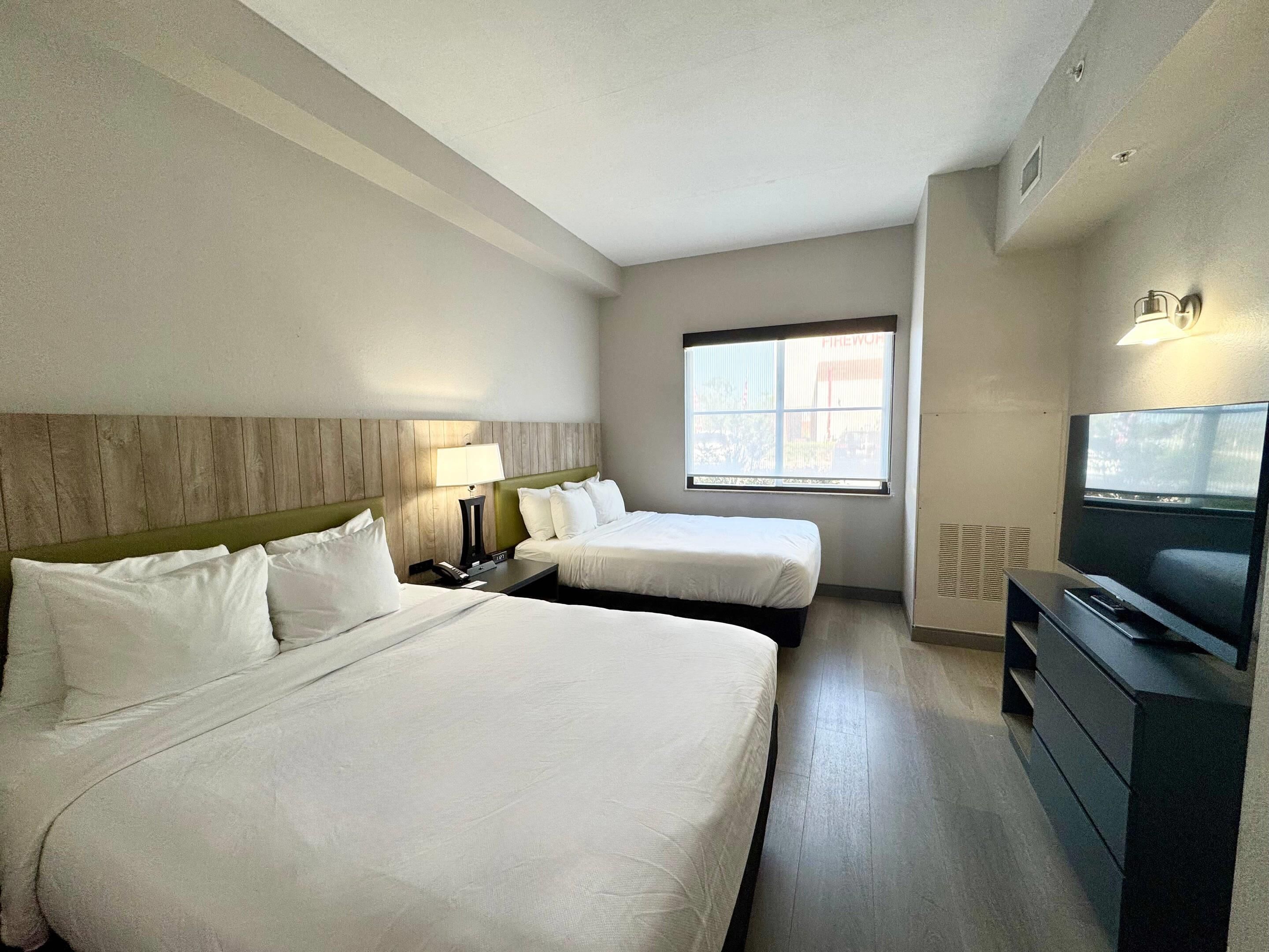 suite, 1 bedroom, non smoking | 1 bedroom, premium bedding, in-room safe, desk