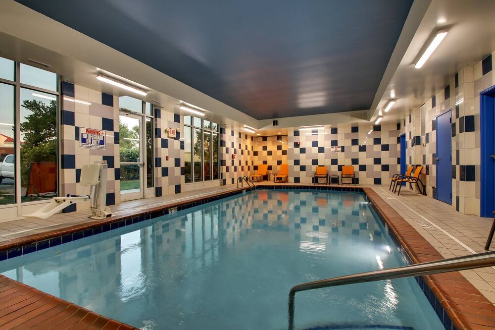 Holiday Inn Express Lexington North-Georgetown by IHG