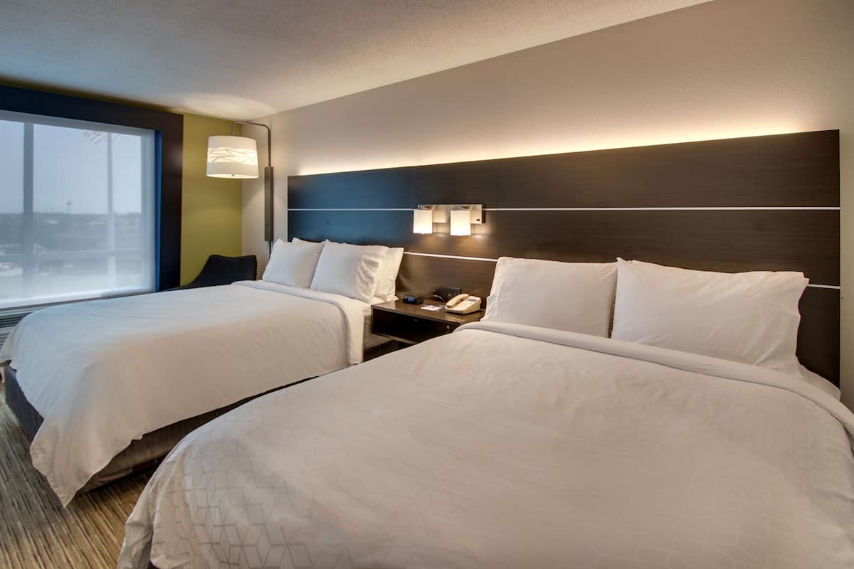 1 bedroom, premium bedding, in-room safe, desk