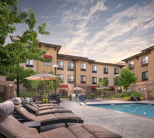Hampton Inn & Suites Windsor - Sonoma Wine Country