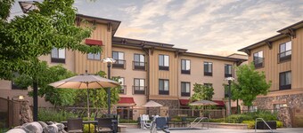 Hampton Inn & Suites Windsor - Sonoma Wine Country