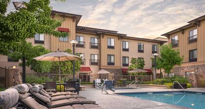 Hampton Inn & Suites Windsor - Sonoma Wine Country