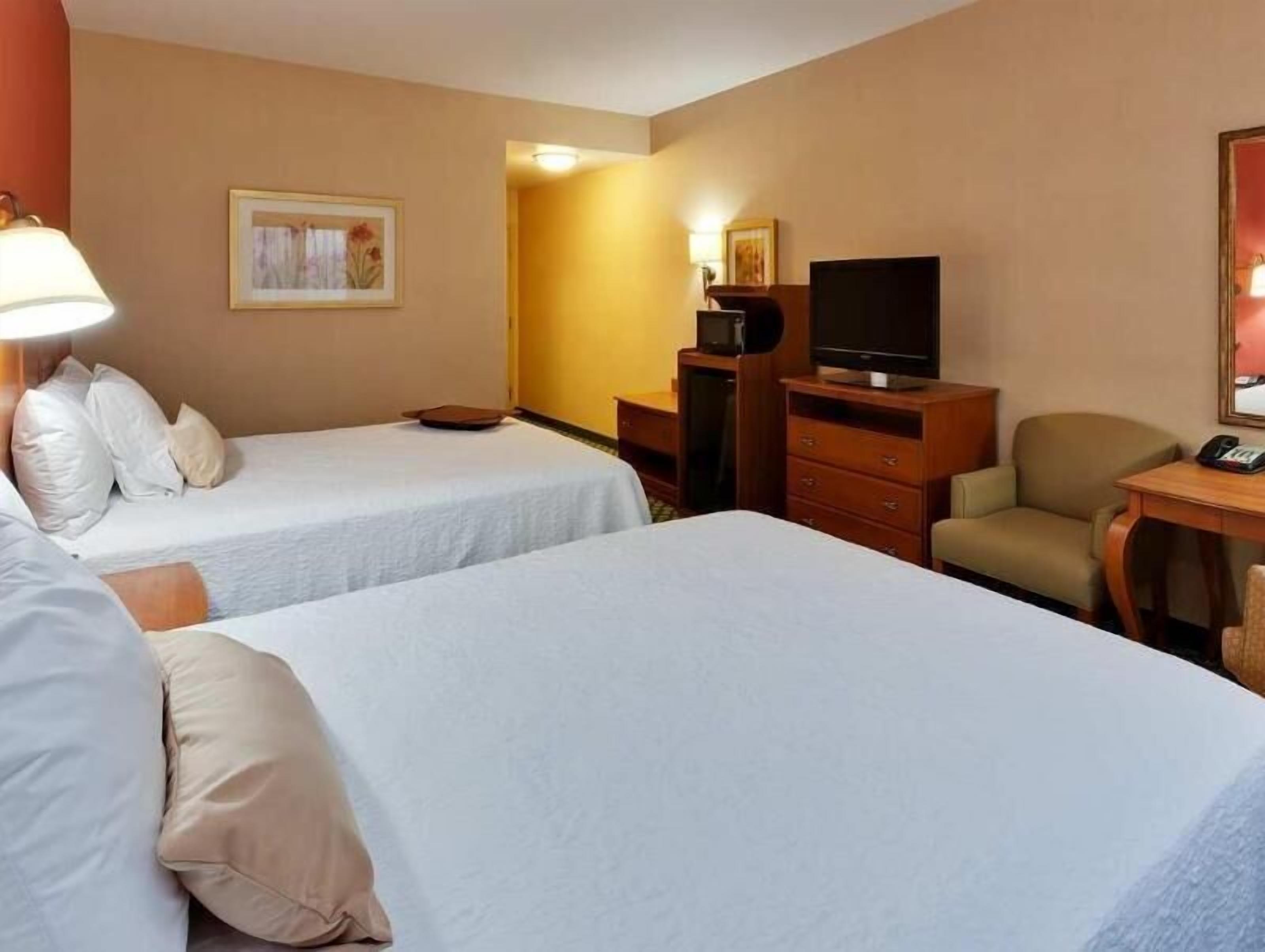 Premium bedding, in-room safe, desk, blackout curtains