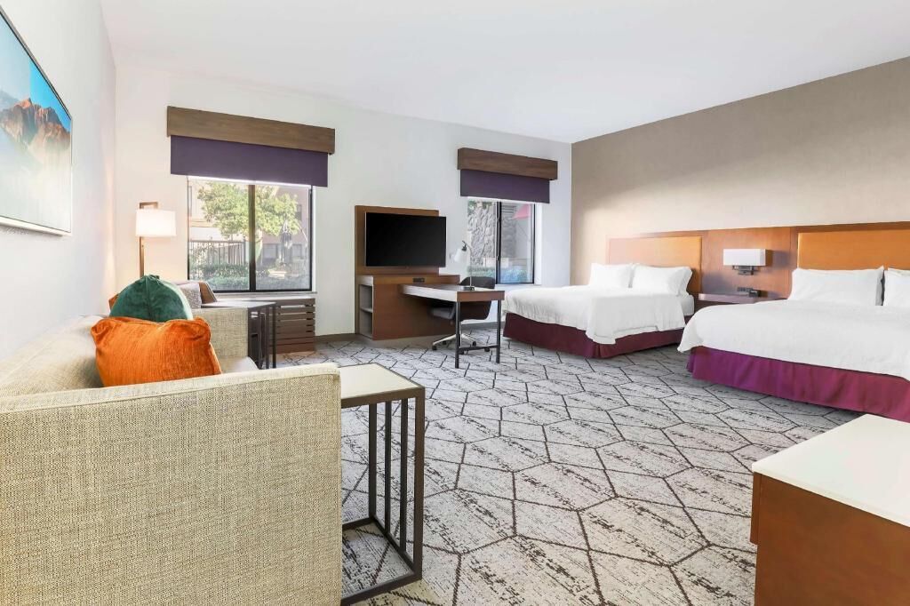Premium bedding, in-room safe, desk, blackout curtains