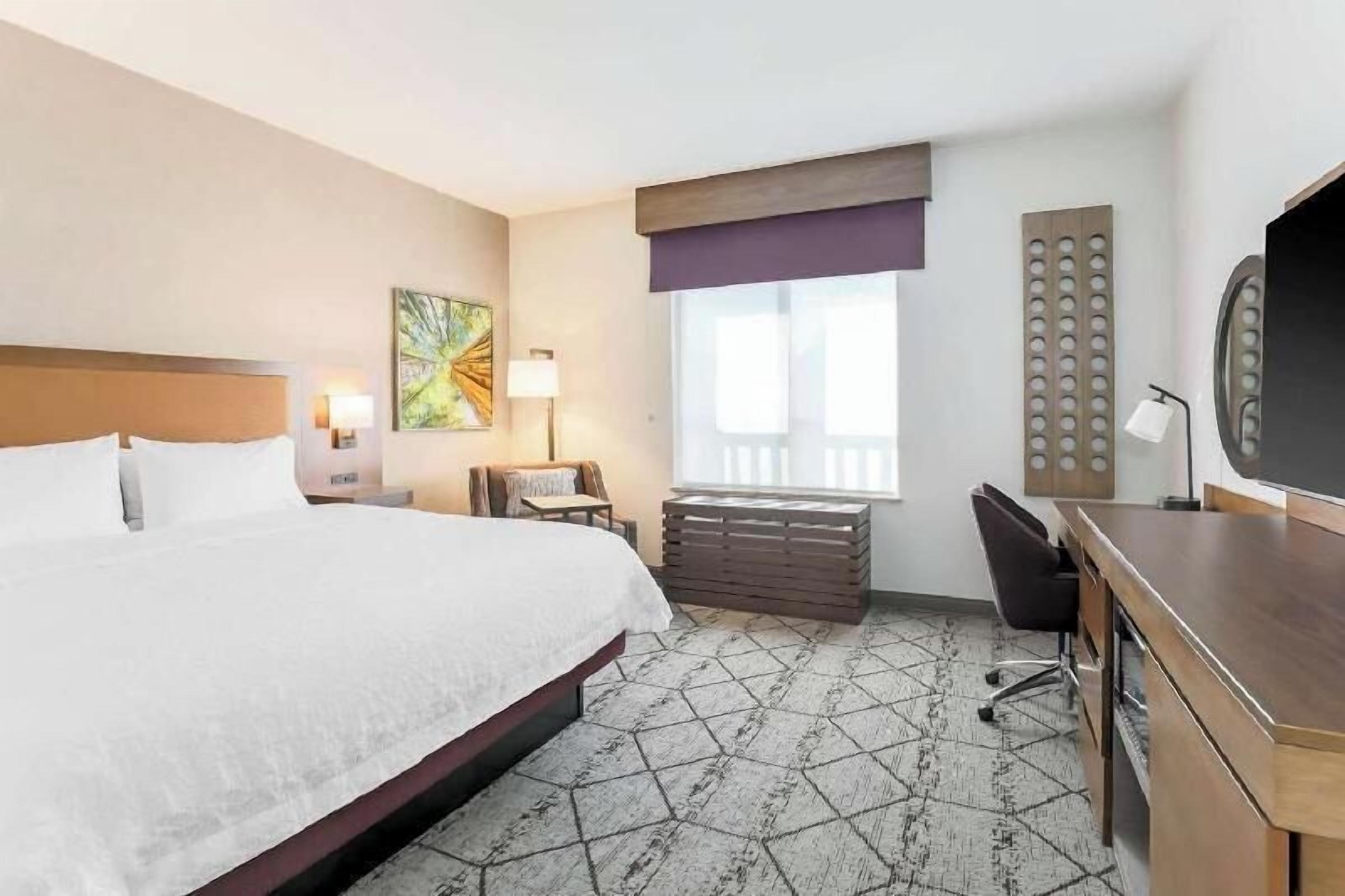 Premium bedding, in-room safe, desk, blackout curtains