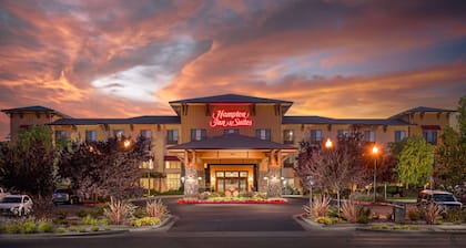 Hampton Inn & Suites Windsor - Sonoma Wine Country