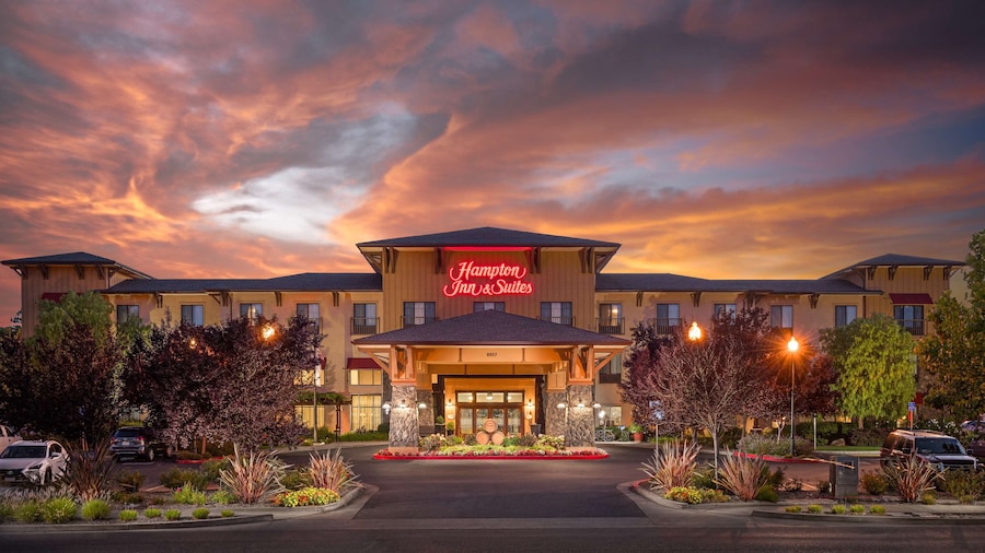 Hampton Inn & Suites Windsor - Sonoma Wine Country