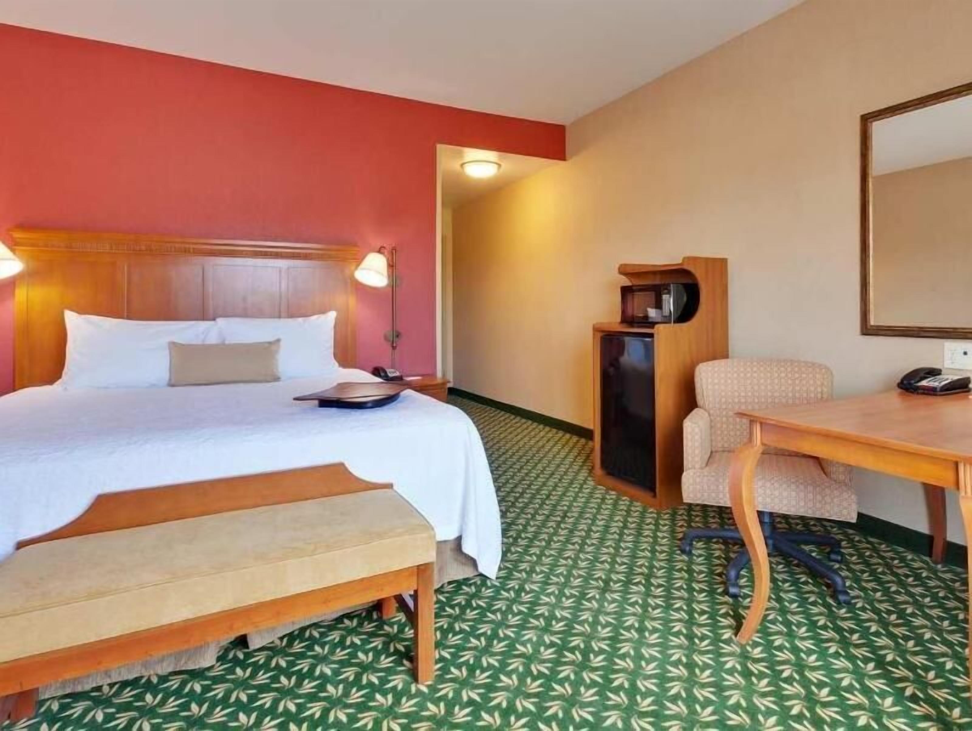Premium bedding, in-room safe, desk, blackout curtains