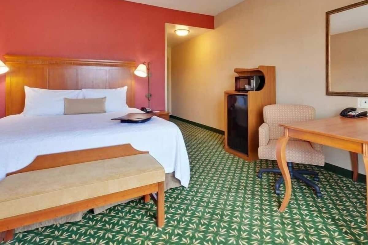 Premium bedding, in-room safe, desk, blackout drapes