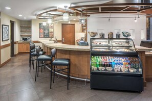 Breakfast, lunch, dinner served; American cuisine  - Hyatt Place Jacksonville Airport (Jacksonville)