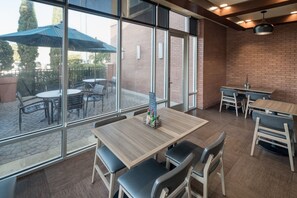 Terrace/patio - Hyatt Place Jacksonville Airport (Jacksonville)