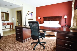 Studio Suite, 1 King Bed with Sofa bed | In-room safe, blackout drapes, iron/ironing board - Hampton Inn & Suites Ocala - Belleview (Ocala)