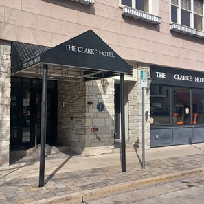 Exterior - The Clarke Hotel (Waukesha)