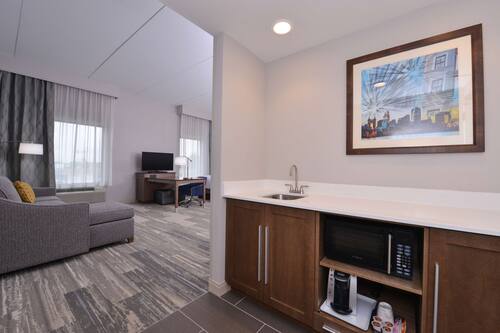 Studio, 2 Queen Beds, Non Smoking, Refrigerator & Microwave | Private kitchen | Fridge, microwave, coffee/tea maker