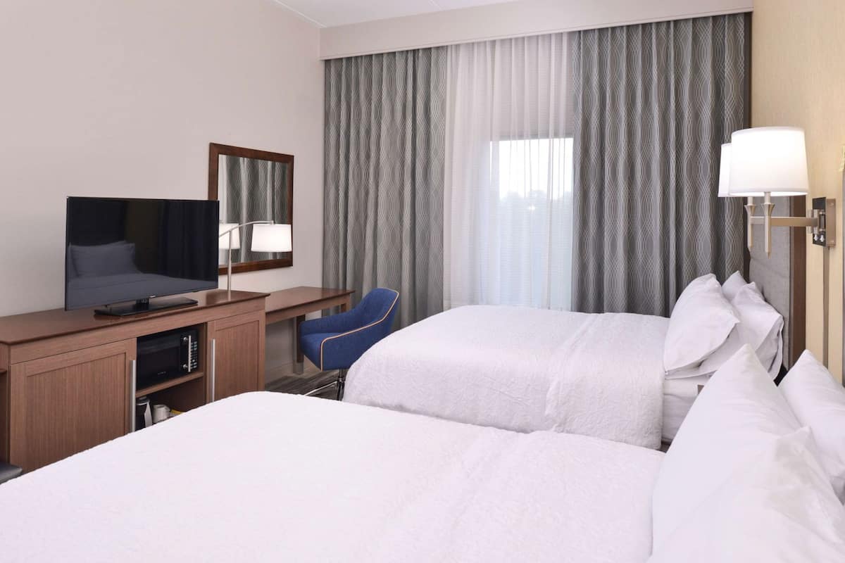 Ropa de cama de alta calidad y escritorio