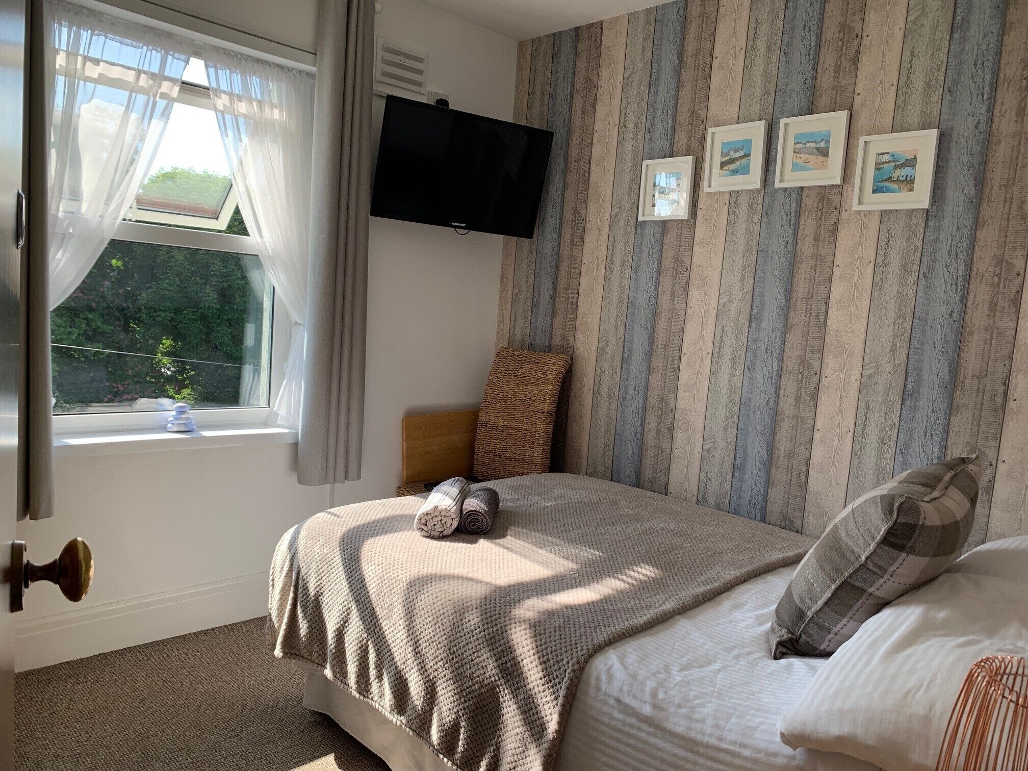 Superior Single Room, Private Bathroom (2nd Floor ) | Free WiFi