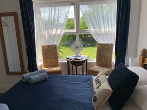 Superior Double Room, Ensuite (1st Floor) | Free WiFi - Bella Vista (Paignton)