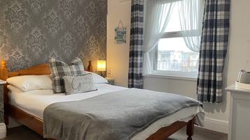 Habitación doble estándar, baño en la habitación (2nd Floor) | Wifi gratis