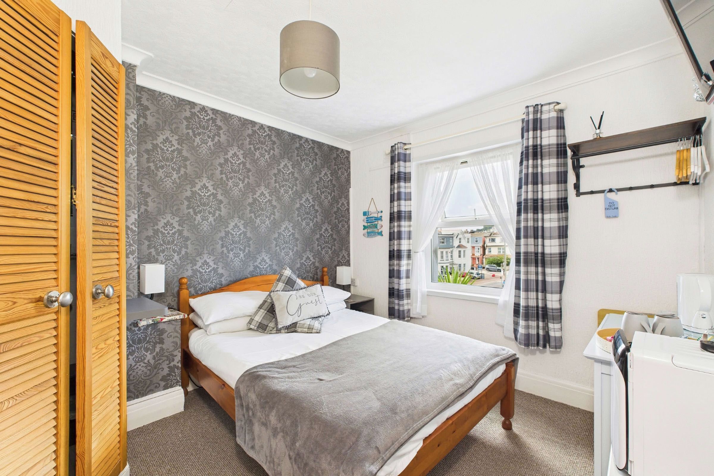 Suite Standard, salle de bain attenante (2nd Floor) | Accès au Wi-Fi (inclus)