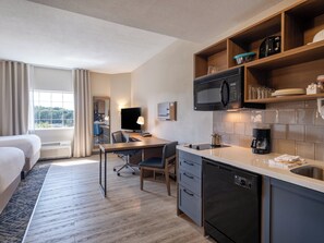 In-room safe, individually furnished, desk, blackout curtains - Candlewood Suites Manassas by IHG (Manassas)