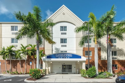 Candlewood Suites Fort Myers Sanibel Gateway by IHG