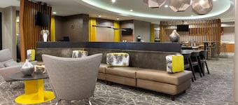 스프링힐 스위트 바이 메리어트 로즈빌