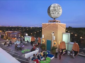 2 bars/lounges, rooftop bar - Moonrise Hotel (St. Louis)