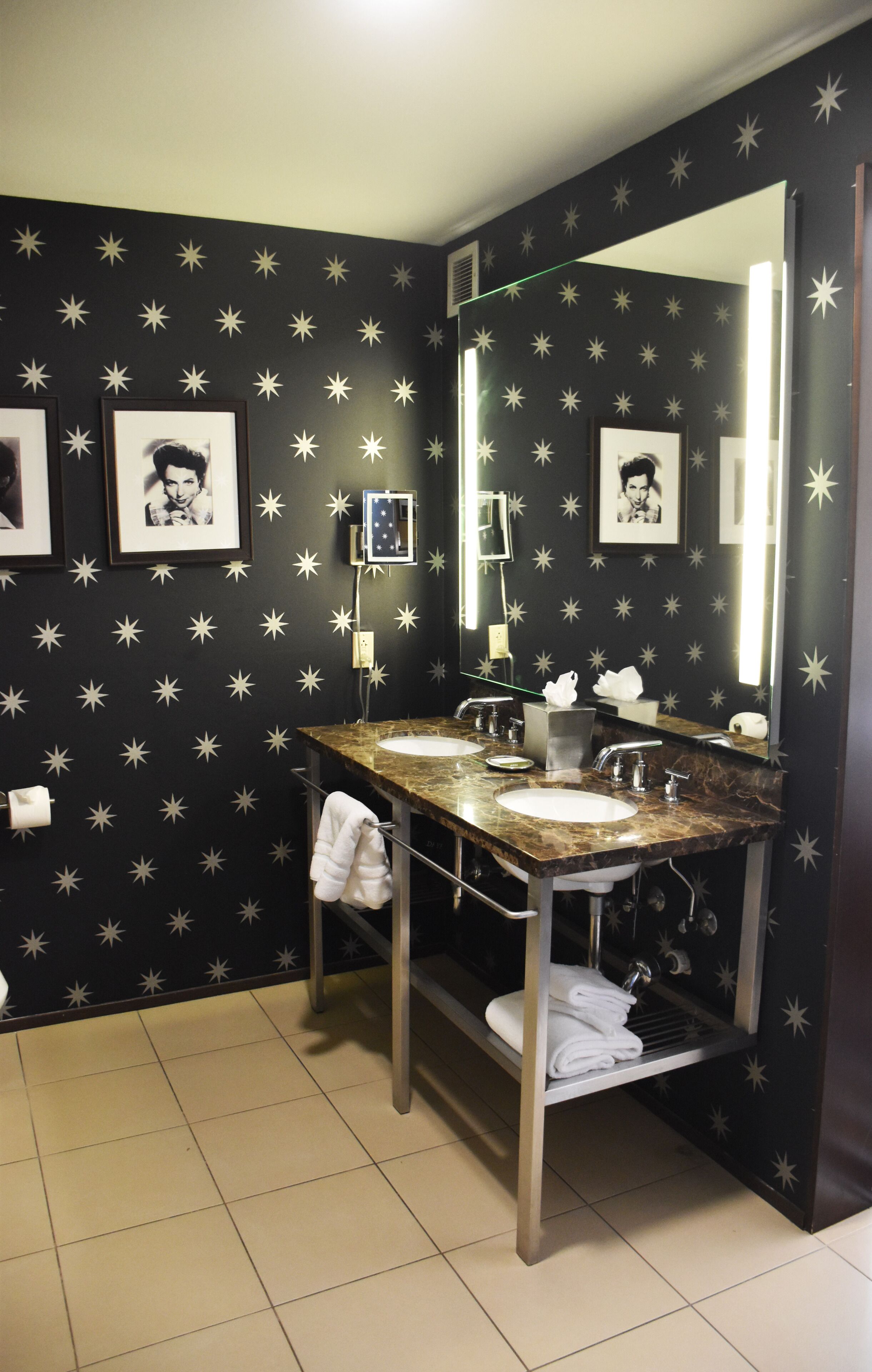 suite, 1 king bed, city view | bathroom | shower, rainfall showerhead, designer toiletries, hair dryer