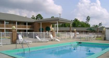 Emerald Sands Inn