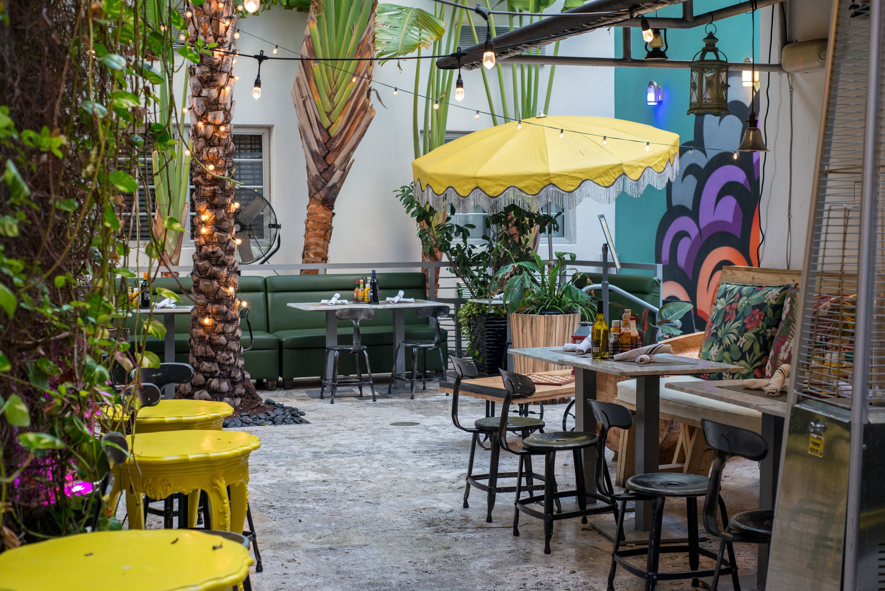 Se sirven desayunos y cocina latinoamericana; con vista al jardín 