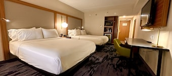 Newmarket Hotel & Suites