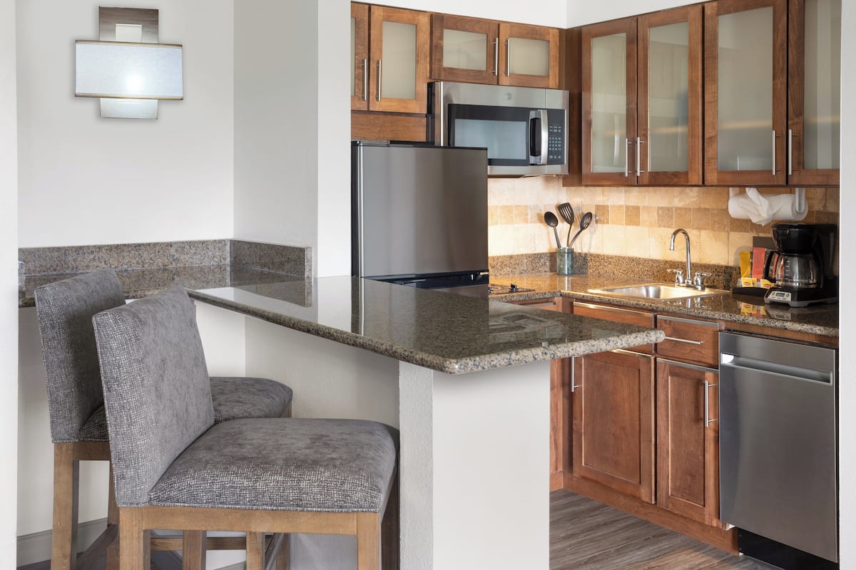 Pengeskab på værelset, skrivebord, strygejern/strygebræt, gratis Wi-Fi