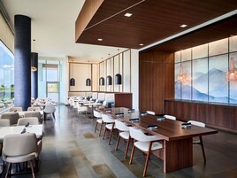 Breakfast, lunch and dinner served