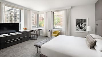 Deluxe Room, 1 King Bed, Corner (Deluxe Corner King) | Premium bedding, down duvets, pillow-top beds, in-room safe