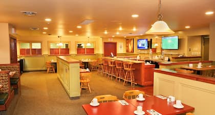 Slemon Park Hotel & Conference Centre