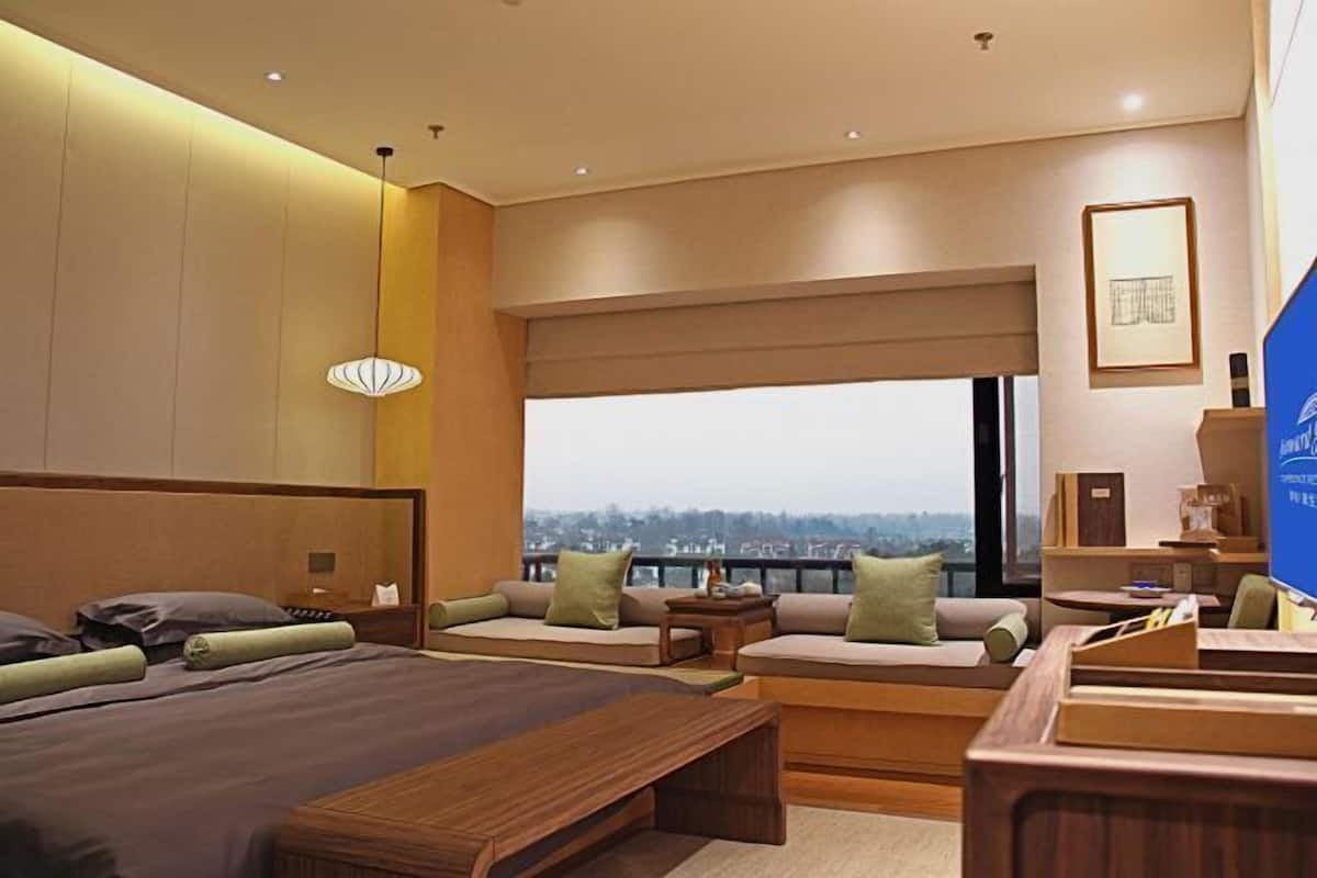 Down duvets, minibar, in-room safe, desk