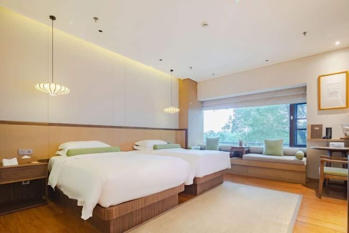 Down duvets, minibar, in-room safe, desk