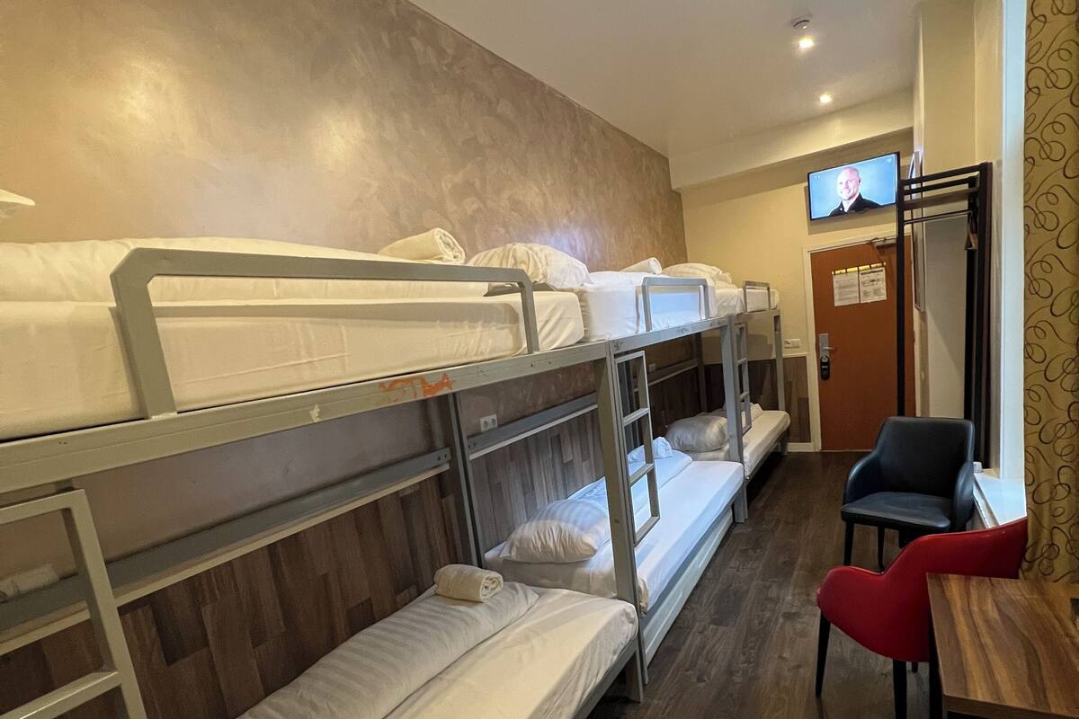 In-room safe, free WiFi, bed sheets