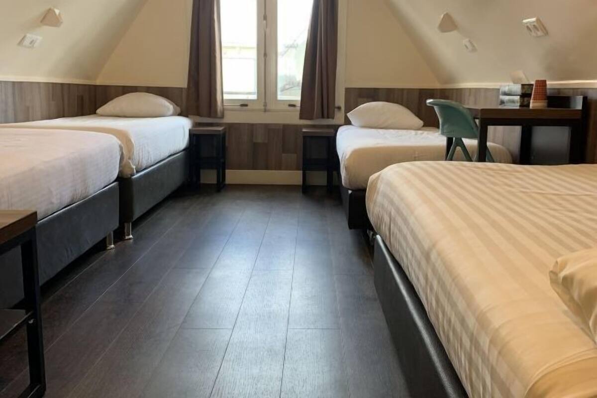 In-room safe, free WiFi, bed sheets