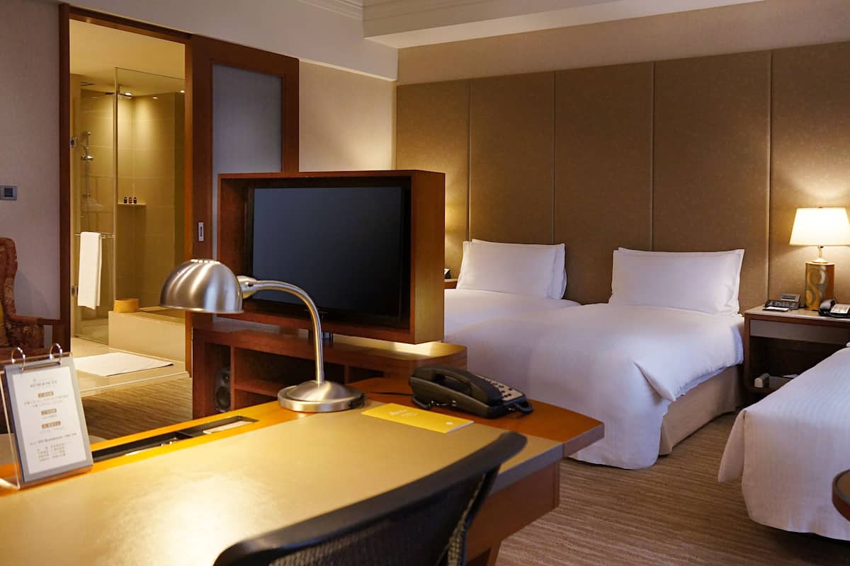 Suite monolocale, 3 letti singoli | 1 camera, biancheria da letto di alta qualità, minibar