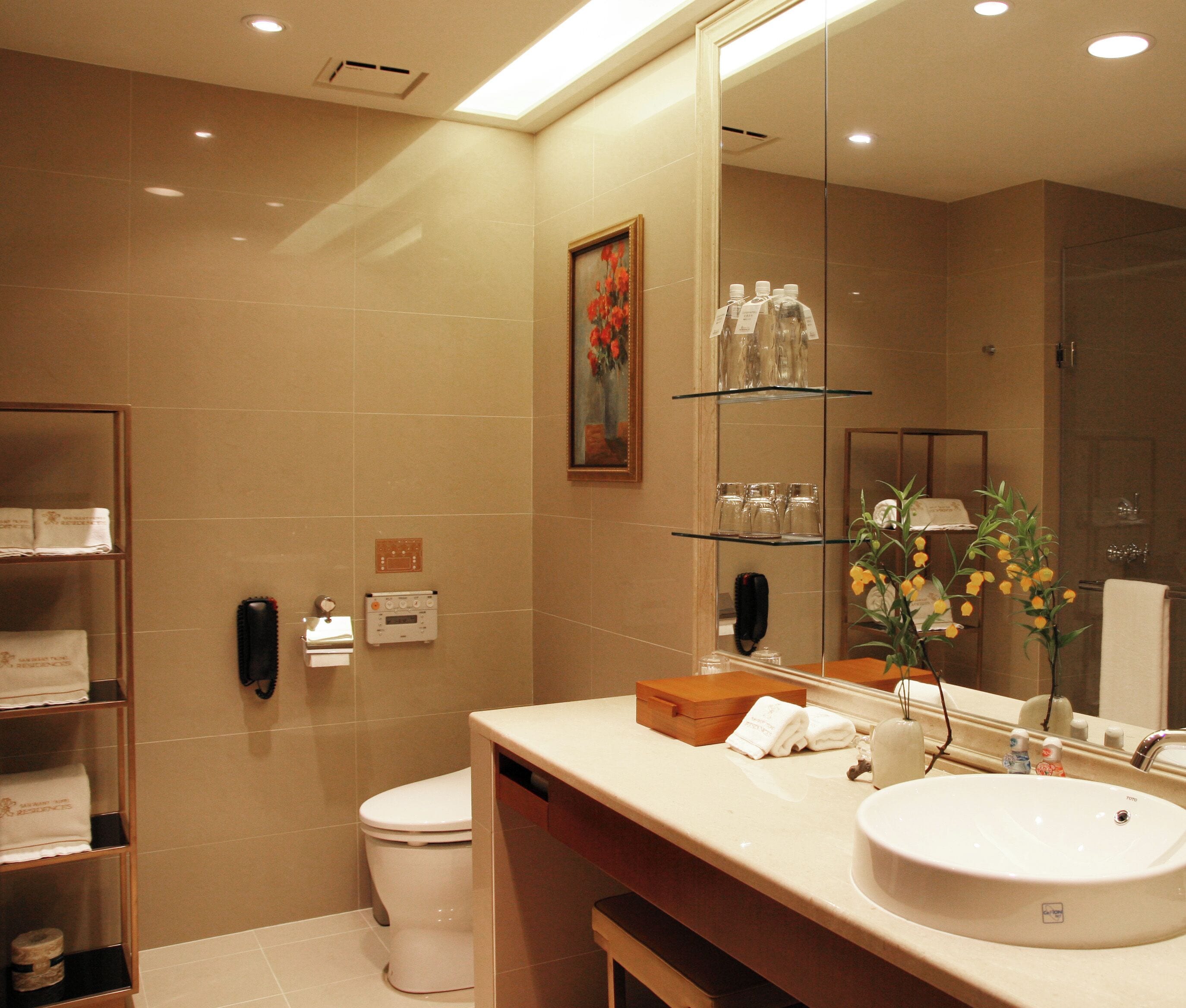 separate bathtub and shower, deep-soaking bathtub, rainfall showerhead