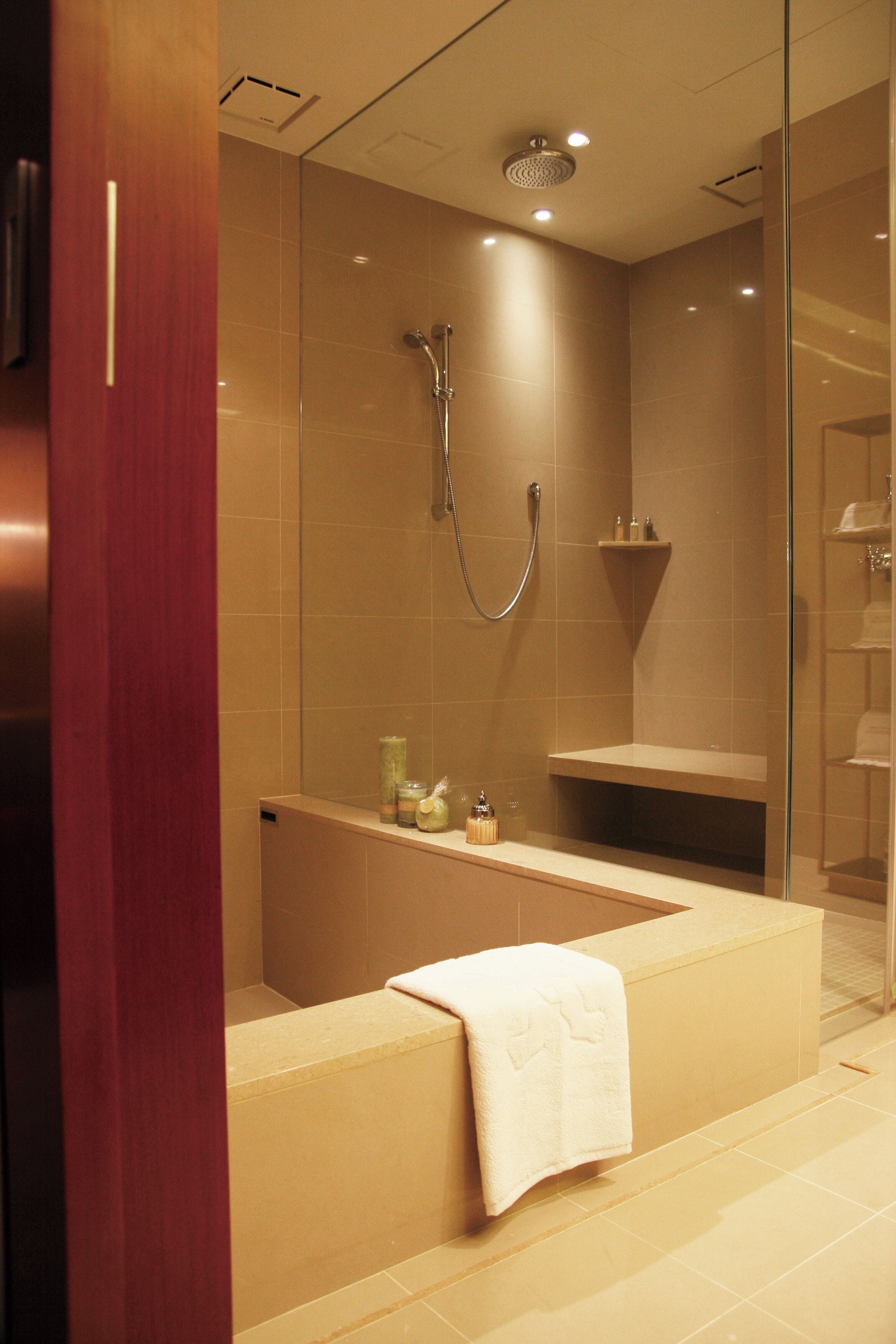 separate bathtub and shower, deep-soaking bathtub, rainfall showerhead