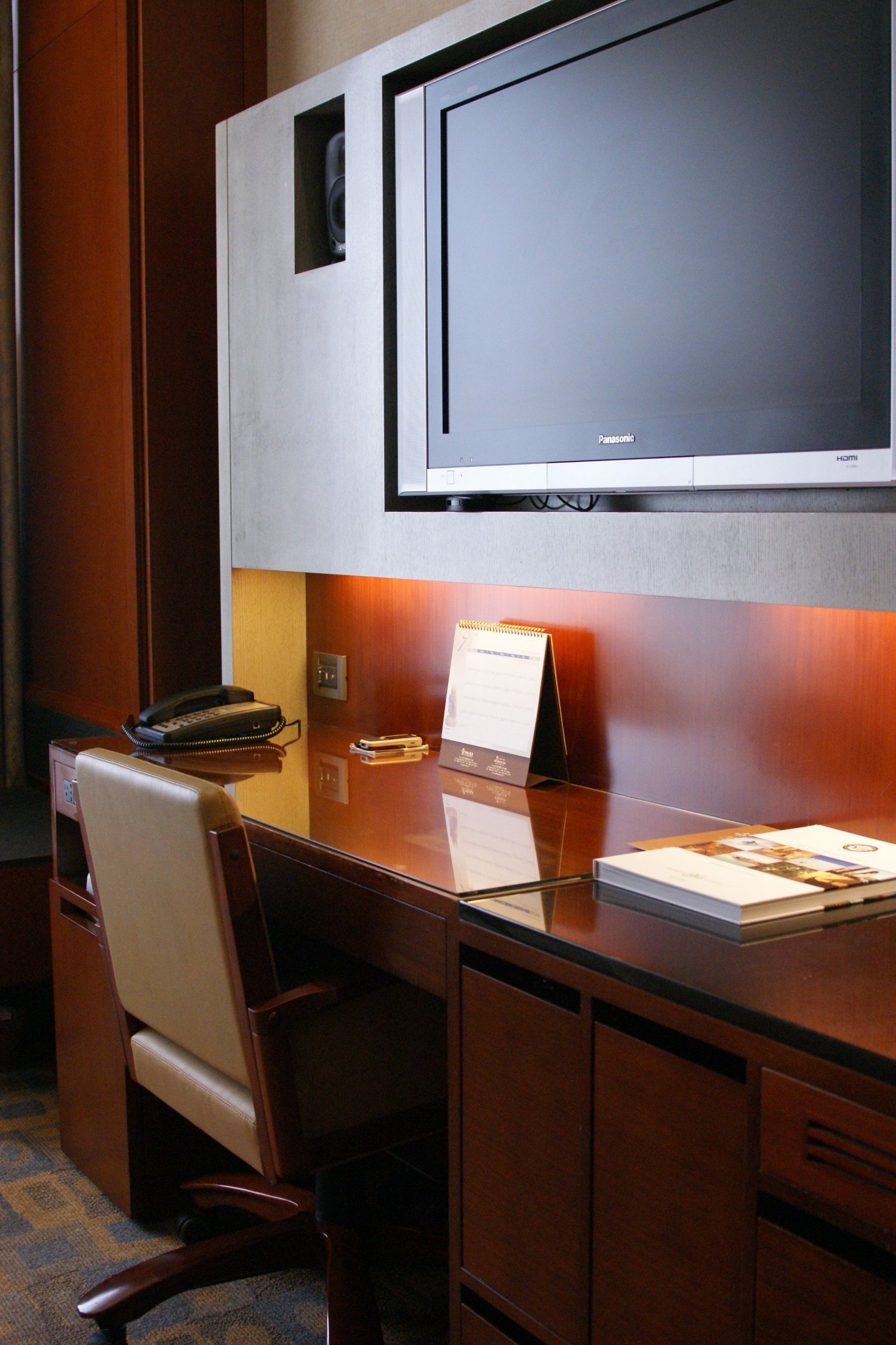 1 bedroom, premium bedding, minibar, in-room safe